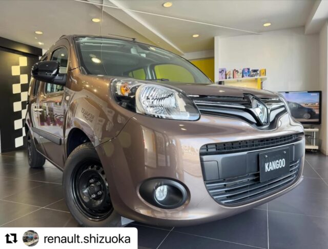 #Repost @renault.shizuoka
・・・
こんにちは、ルノー静岡です🇫🇷
中古車のご案内です🚙
40,000kmの極上カングーが入庫しましたよ🌟
お色は人気のマロンショコラ🌰
ショールームに展示してありますので、気になる方は是非一度ご覧いただきたいです!!
お気軽にお問合せくださいね💁🏻♂️
#ルノー #カングー #マロンショコラ #カングー好きな人と繋がりたい ルノー静岡