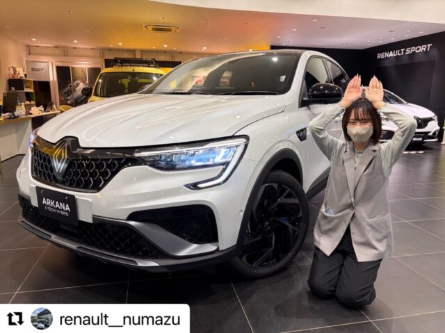 #Repost @renault__numazu with @use.repost
・・・
こんにちは🌤️ルノー沼津です( ･ᴗ･ )ﾉ
中古車のご案内です📢
【アルカナ エスプリアルピーヌ フルハイブリッド 】
白といえば…うさぎ‼︎ 今回は白うさぎのポーズです🐇🎀

スポーティーなデザインと上質な内装はもちろん、静かでなめらかな走りも魅力的なお車✨
街乗りからお出かけまで快適🎵
燃費⛽️も良いですよദ്ദി ՞• ·̫ •՞ ꒱

⭐︎DEMOカーUP
⭐︎新車保証継承

カーセンサー掲載中🧡
お問い合わせお待ちしております📲💬

#ルノー #アルカナ #中古車 #沼津 うさぎすたぐらむ